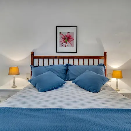 Margerita - By Aldertons Villa