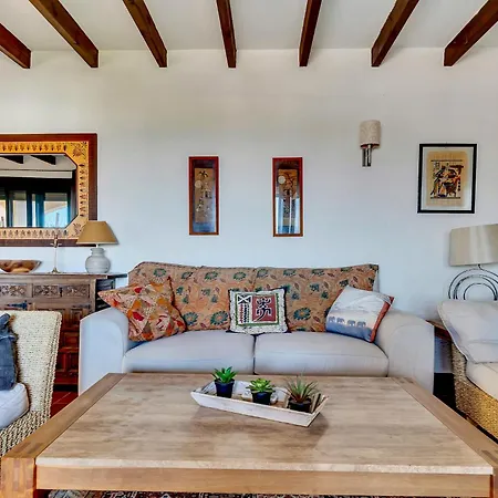Margerita - By Aldertons Villa *
