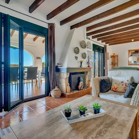 Margerita - By Aldertons Villa *