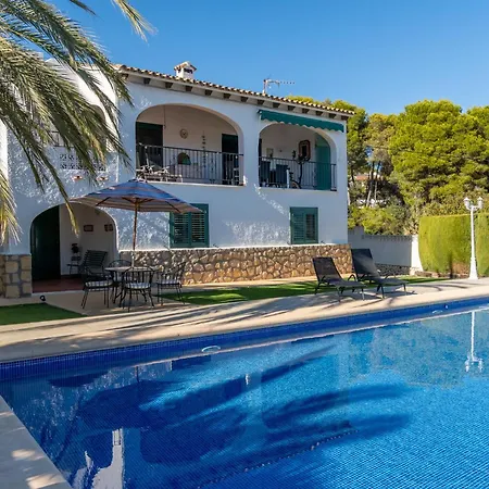 Margerita - By Aldertons Villa *