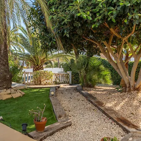 Margerita - By Aldertons Villa Teulada